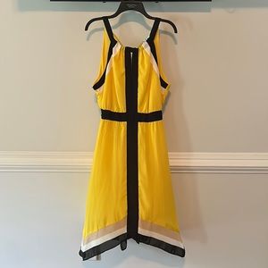 I(E  Yellow dress